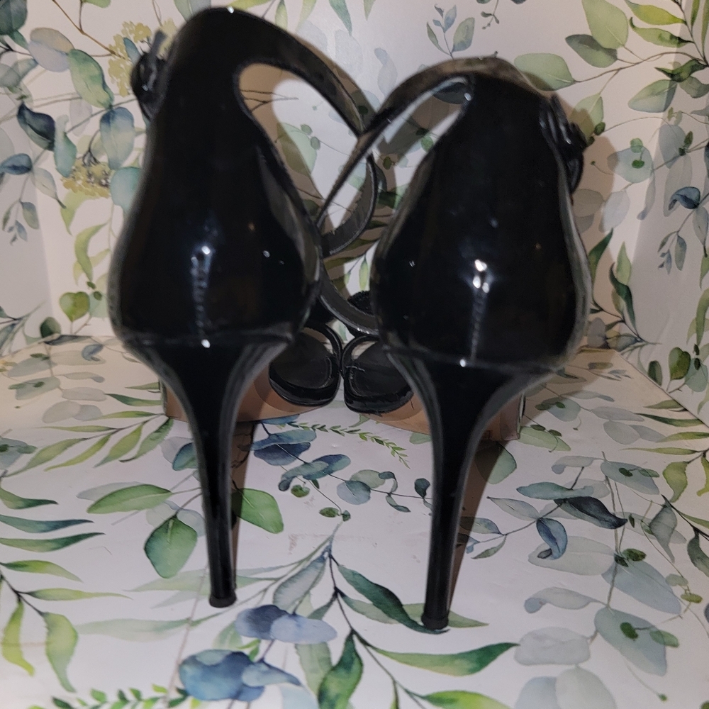 Michael Kors with Sequined Bow - Picture 11 of 11